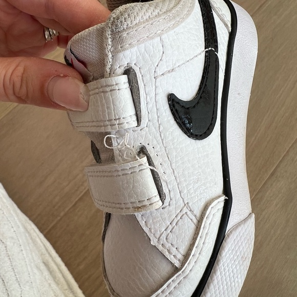 Toddler Nike shoe - Picture 6 of 6